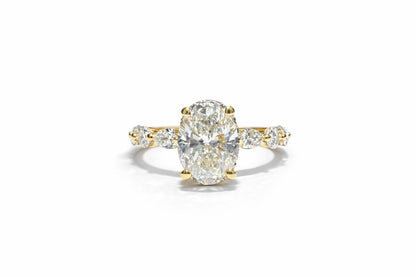 1.52 CT WITH SIDE STONES