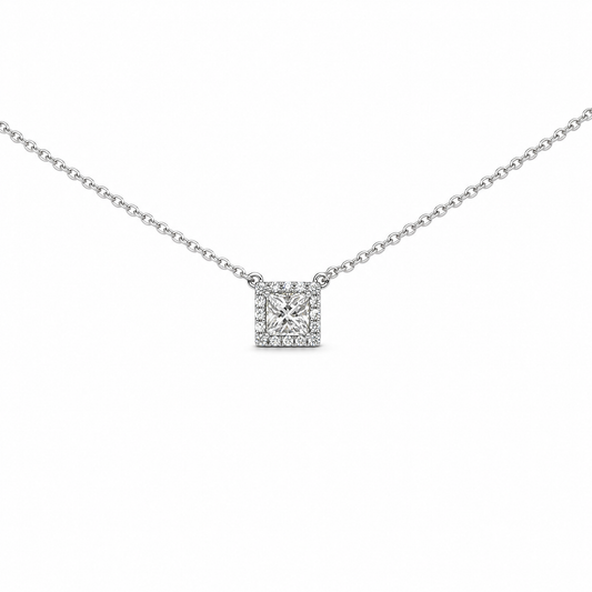 Collier avec diamants taille princesse et halo carré