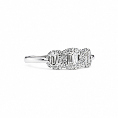 Bague de fiançailles avec diamants ronds et baguette