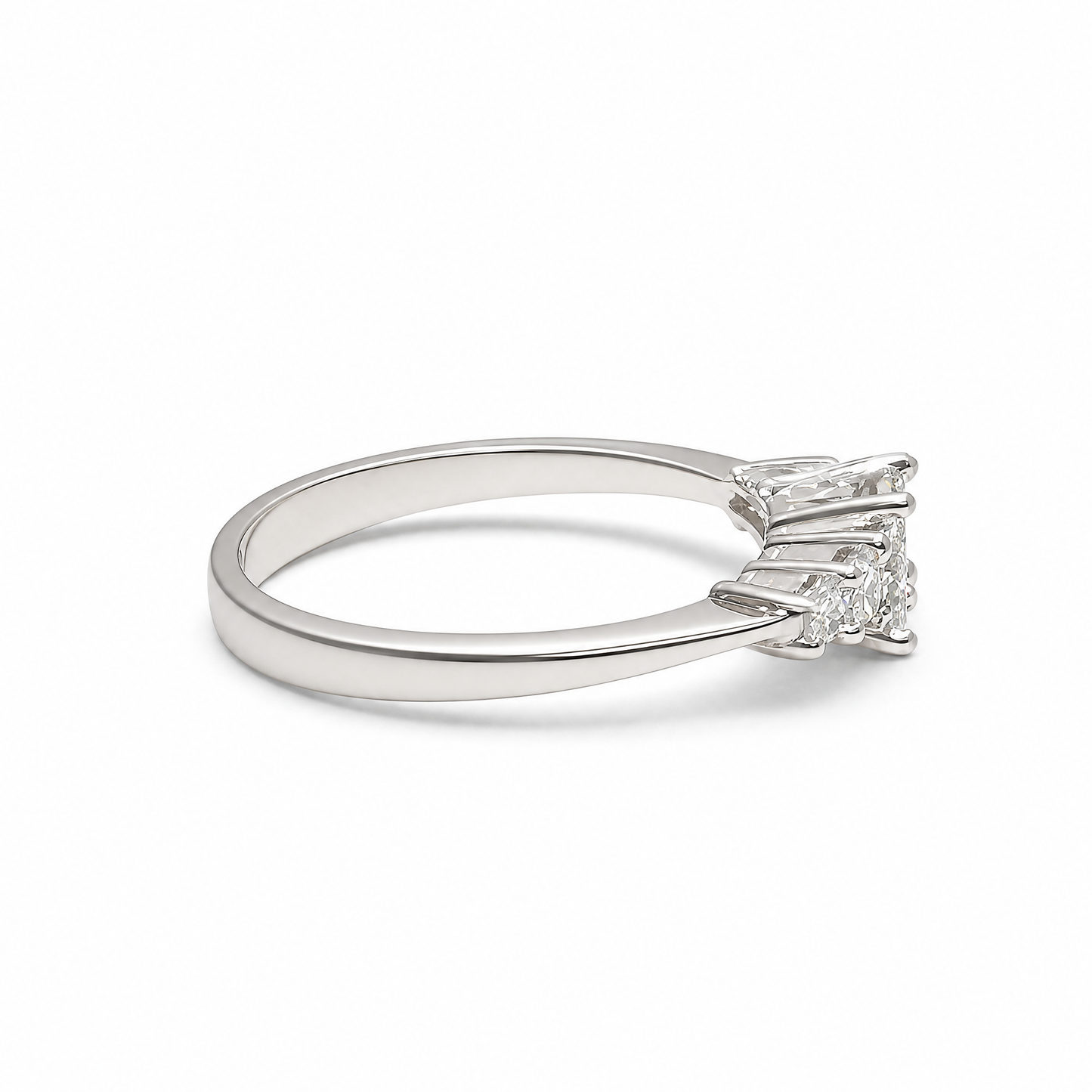 Bague en diamant taille princesse illusion 