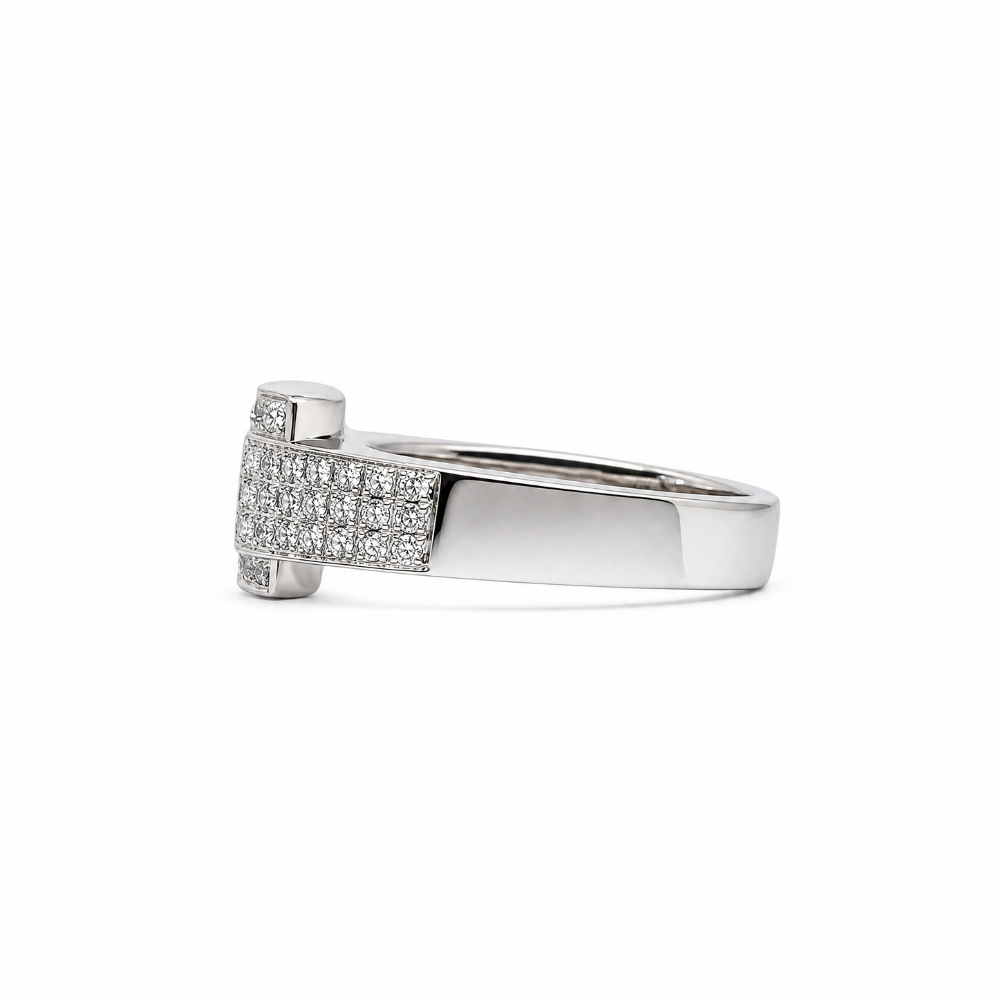 Bague pavée de diamants
