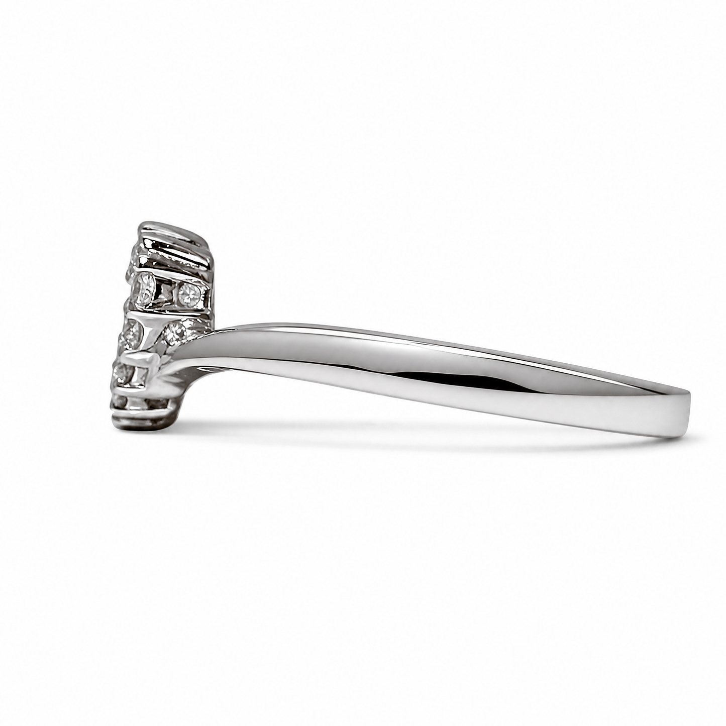 BAGUE EN FORME DE COEUR 0,24 CT 