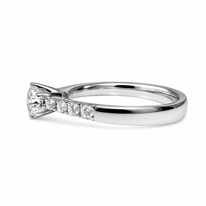 ROUND SOLITAIRE PAVÉ RING