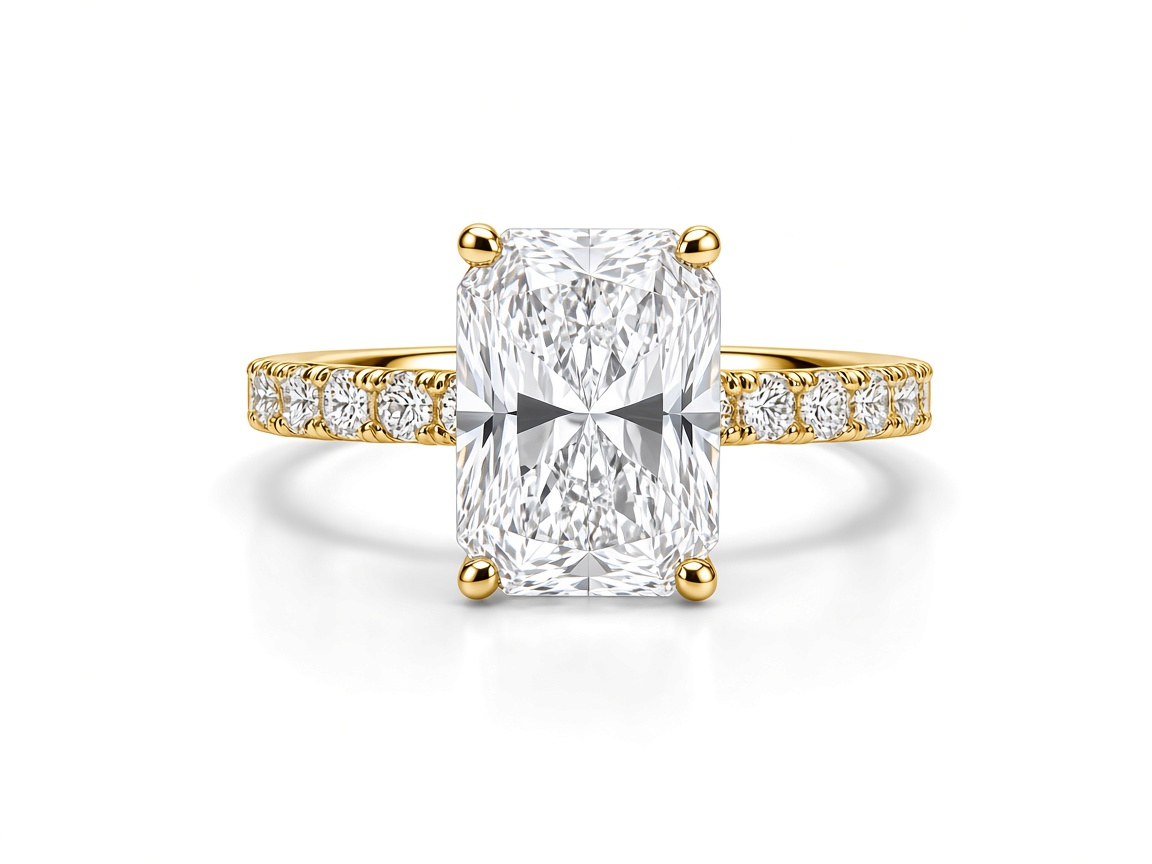 RADIANT CUT WITH SIDE DIAMONDS