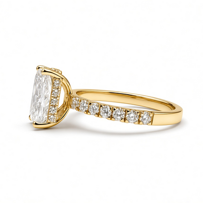 RADIANT CUT WITH SIDE DIAMONDS